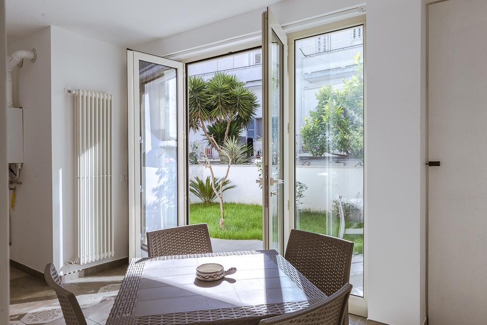 A Due Passi Dal Centro Bed & Breakfast Алберобело Екстериор снимка